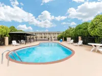 Days Inn by Wyndham Snyder Hotels in Snyder