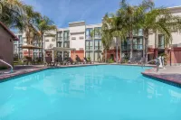 Wyndham Visalia