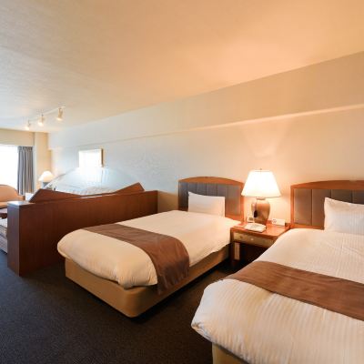 スイート(ベッド4台)(浴室) ヴィラ北軽井沢エルウイング クーポン