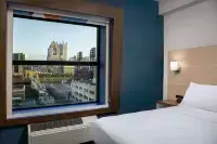 Holiday Inn Express & Suites PITTSBURGH NORTH SHORE by IHG Các khách sạn ở 