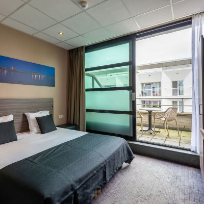 Standard Double Room With Balcony Hotel Docklands Promo Code