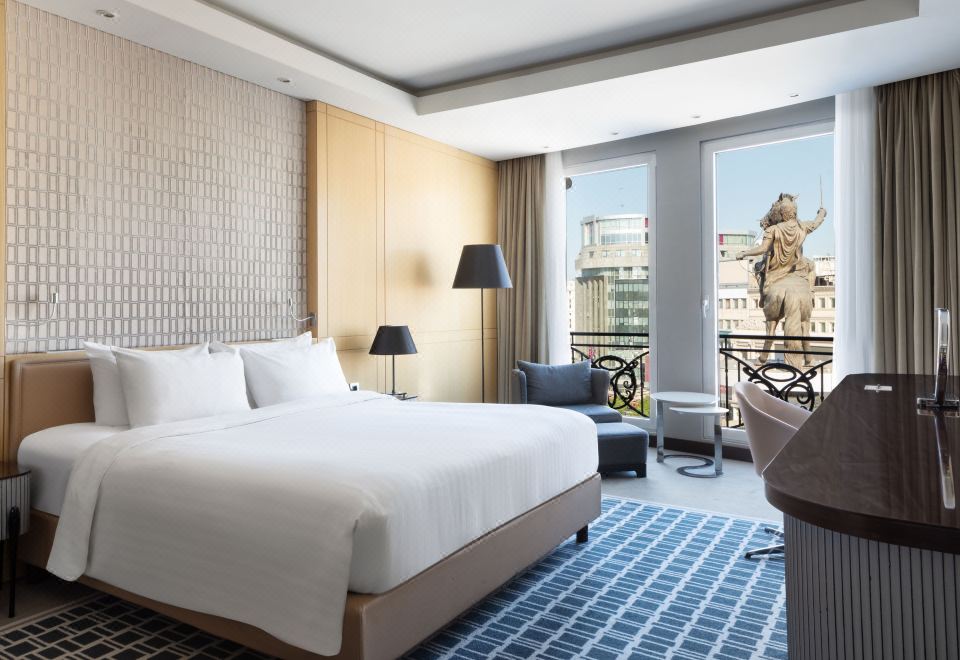 广场景特大床房