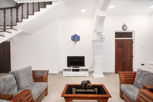 Tara Garden Sri Lanka - Luxury Colonial Villa Apartment