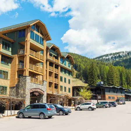 Ski in-Ski out Morning Eagle 3-bedroom condo in Whitefish
