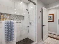 Seattle World Cup and NW Parks 3 Bedrooms Central AC Hot Tub & Outdoor Living ベリアンのホテル
