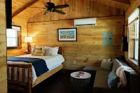 "Stars Hollow" Cozy Mini Cabin Stay - RRG