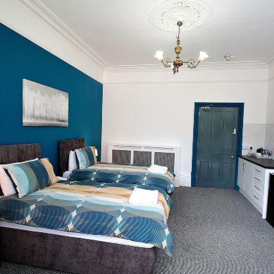 Twin Room with Shared Bathroom Hamilton Hotel Promo Code