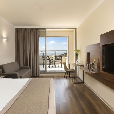 Business Room With Pool View Golden Crown Hotel Promo Code