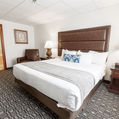 Suite with Jetted Tub Savannah House Hotel Promo Code