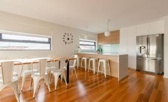 Kangaroo Bay Apartments - Housity