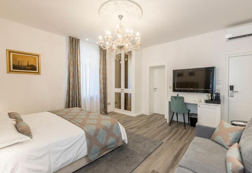 Superior Double Room, Courtyard View (Ana)