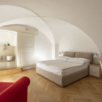 Standard Studio, 1 Queen Bed, Kitchenette Three Golden Crowns Apartments Promo Code