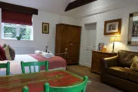 Home Farm & Lodge
