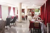 Safyad Hotel Hotele w: 