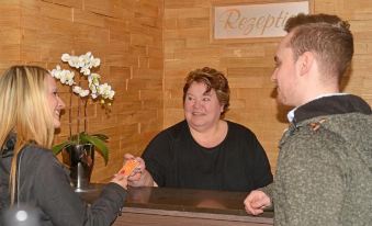 Hotel Die Kleine Blume - Housity