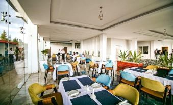 The Warwick Hotel, Nanyuki Kenya - Housity