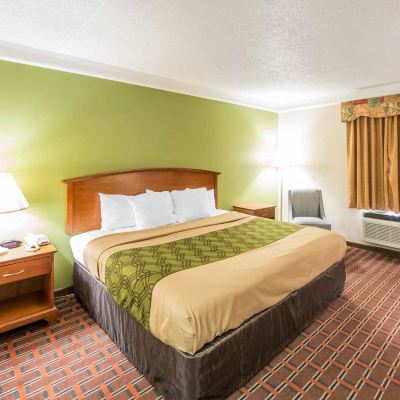Standard King Room-Non-Smoking Econo Lodge North Knoxville Promo Code