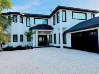 KPOW on the Beach - Brand New 5 bedroom Luxury Beachfront House! Hotels in Steventon