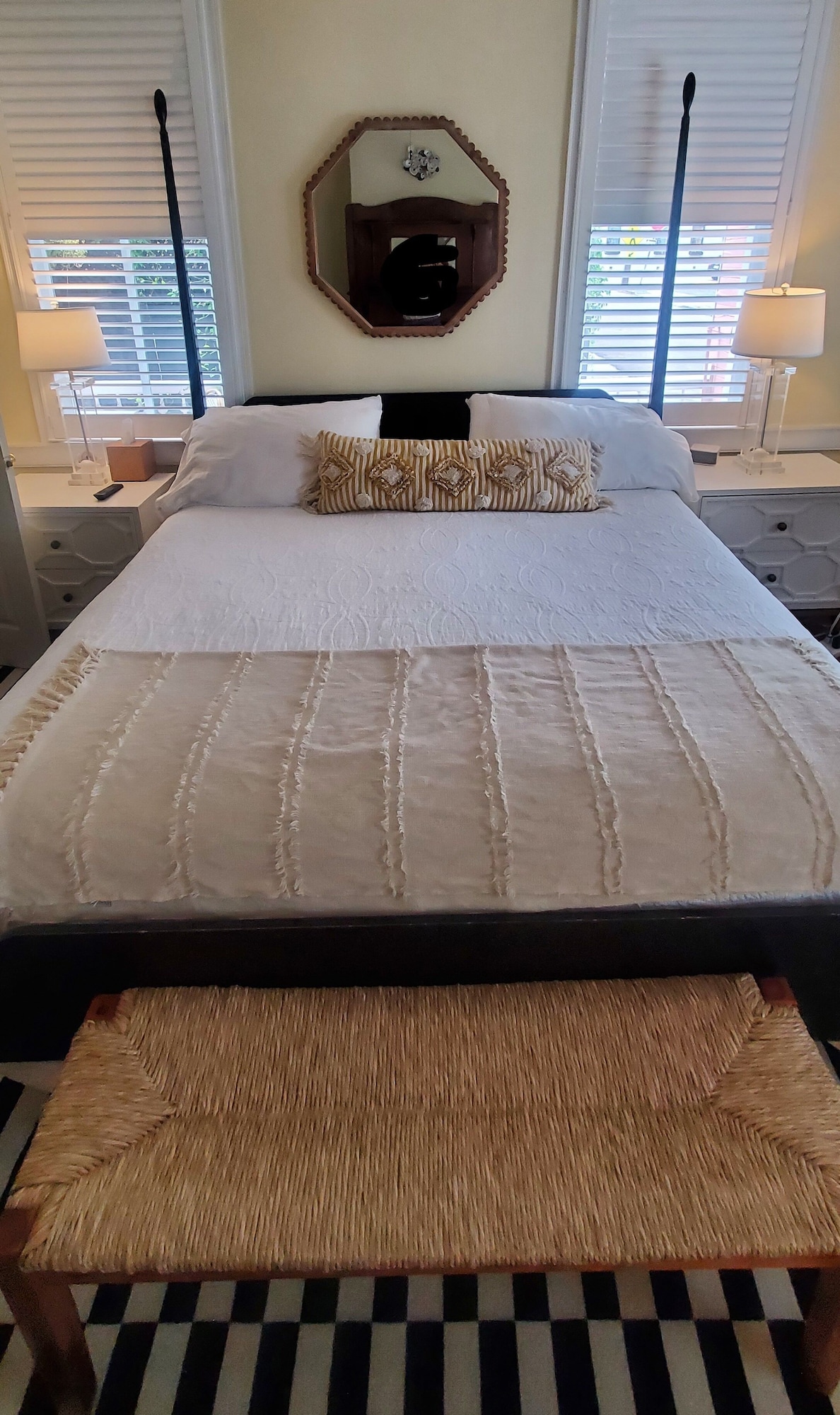 Magnolia 房。特大床，带按摩浴缸的套间