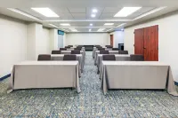 Hampton Inn & Suites Tulsa-Woodland Hills at 71st & Memorial