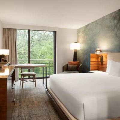 ADA King Room with Shower Hyatt Lodge Oak Brook Chicago Promo Code