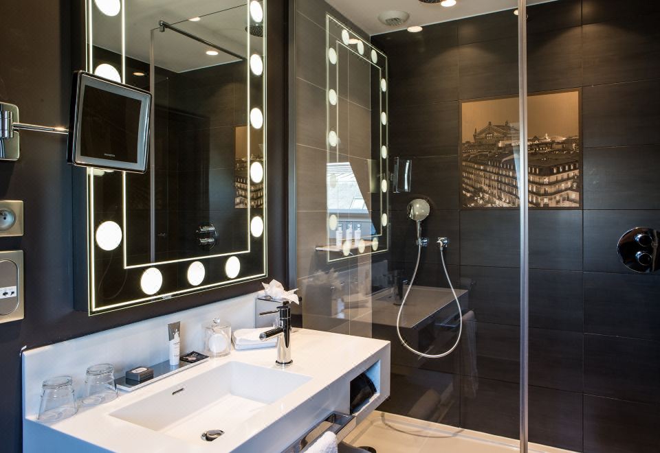 Hotel Indigo PARIS - OPERA by IHG1 Queen Bed Junior Suite With Single Sofa Bed