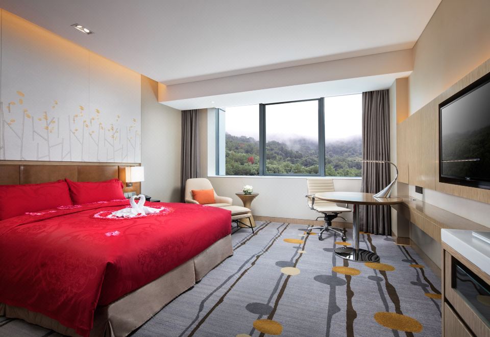 豪华山景大床房