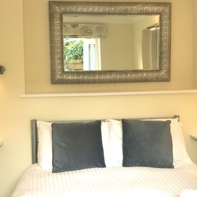 Executive Suite, 1 Double Bed, Courtyard Area