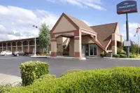 Howard Johnson by Wyndham Oklahoma City Airport/ Fairgrounds Hotel di 