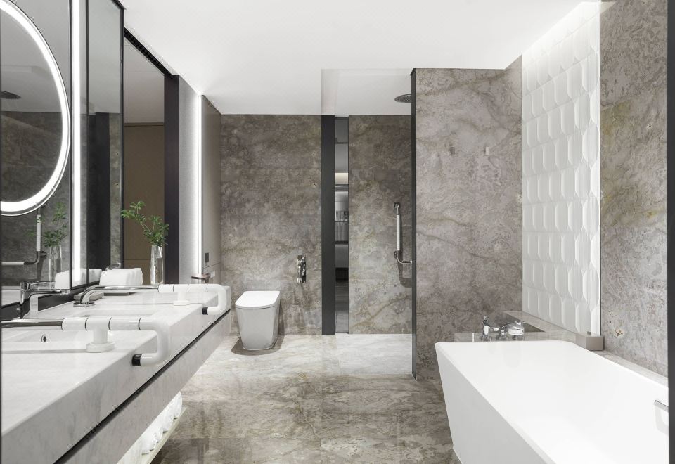 露台湖景大床房