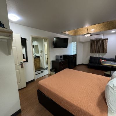 Junior Suite Non smoking R Inn de TJ Promo Code