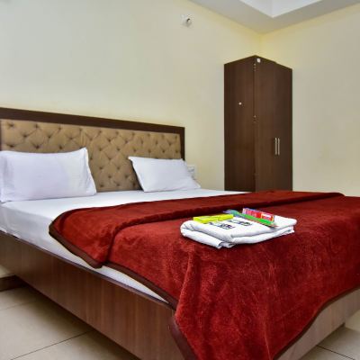 Deluxe Room with Air Conditioner