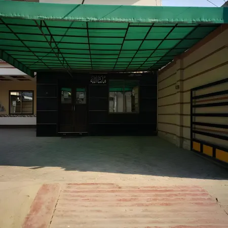Hotel Laxen Inn Multan