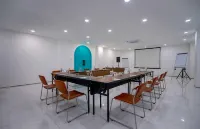 Loccal Collection Hotel Komodo