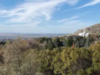 Recharge in quiet mountain neighborhood! Great 180 views! Nearby hiking &skiing! Ξενοδοχεία στην πόλη Bountiful