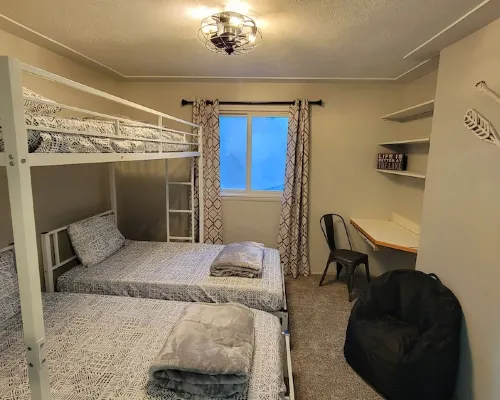 Updated Higgins Cottage w/ AC - Walking Distance to Higgins & Boat Parking Hoteles en Municipio de Gerrish