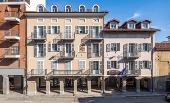 Hotel & Apartments " Perpoin " - Housity