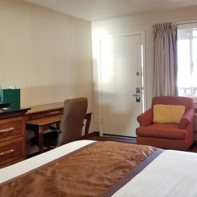 Deluxe One-Bedroom Apartment with Kitchen Forks Motel Promo Code