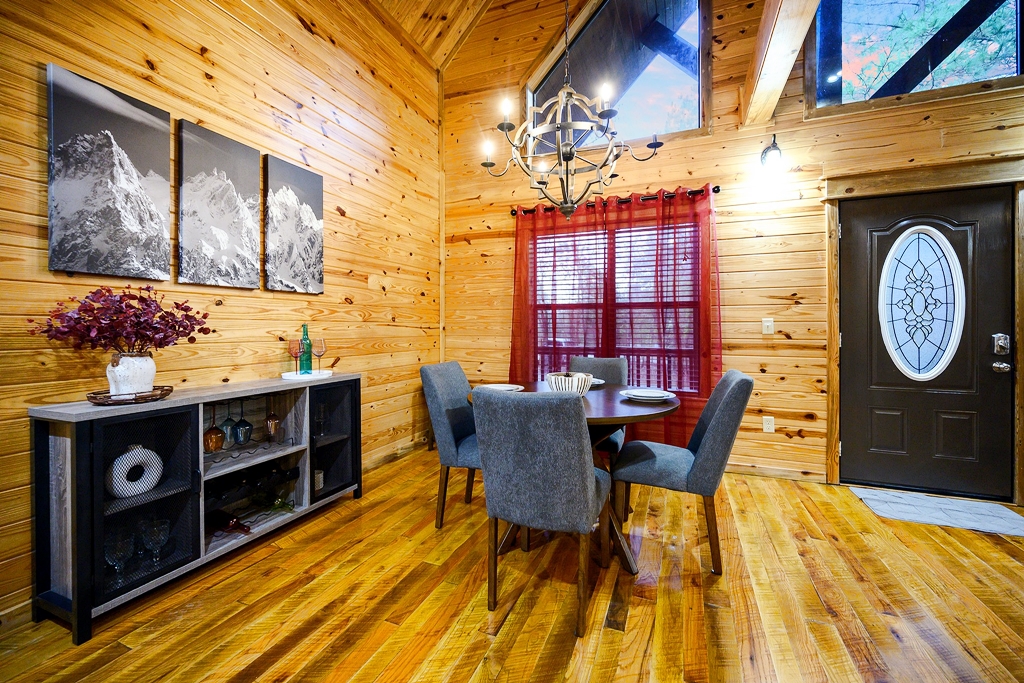 Hot Tub Gazebo and Creek Viewing Deck - Charming Secluded Cabin