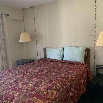 Condo, 1 Bedroom (412) Oak Square Rentals Promo Code
