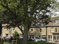 Lucy's Tearoom Hotels in 