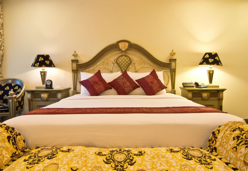 LK Royal SuiteVersace Suite