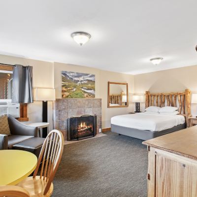 Two-Bedroom Queen Suite Discovery Lodge Promo Code