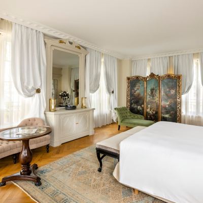 Suite Villa Saint Ange Promo Code