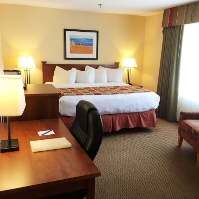 標準一張特大床房-本館 夏洛特敦會議中心酒店優惠