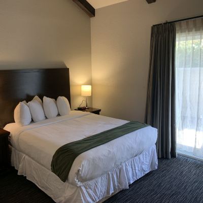 Standard Queen Room-Accessible Cannery Row Inn Promo Code