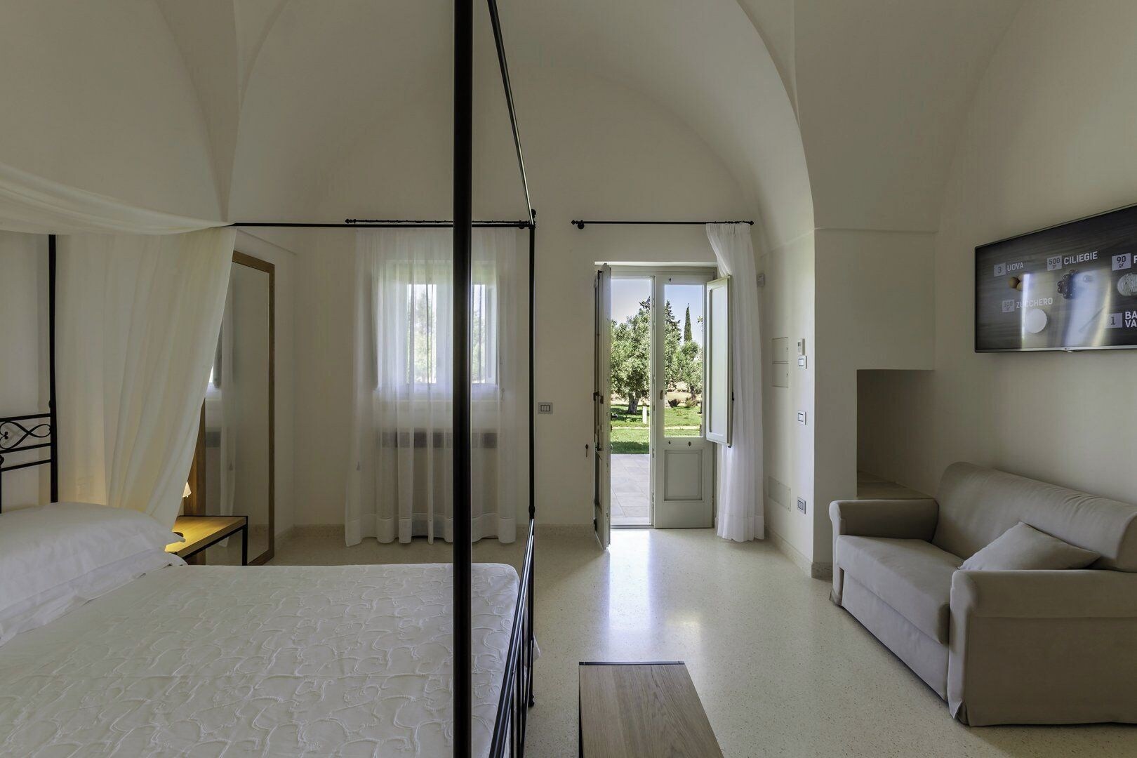 带庭院的高级房