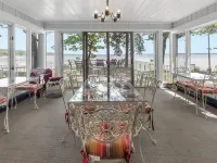 Higgins Lake - One Of A Kind Lakefront Lodge! Hoteles en Municipio de Gerrish
