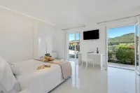 Villa Chimera White 16 with Pool & Gym