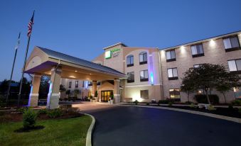 Holiday Inn Express & Suites Plymouth